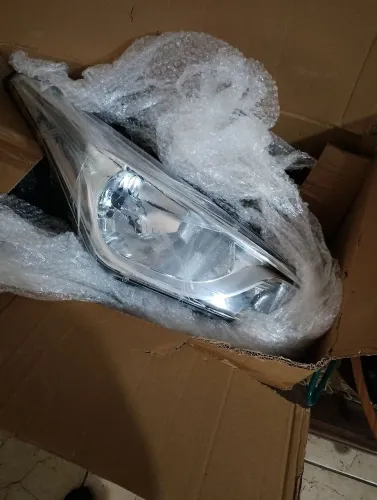 Farol dianteiro direito HB20 2019