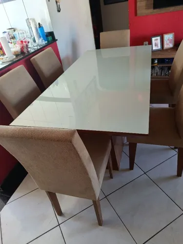 Mesa de vidro 6 cadeiras semi nova linda