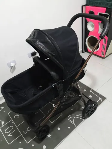 Carrinho de bebê Moisés com bebê conforto Galzerano sem uso