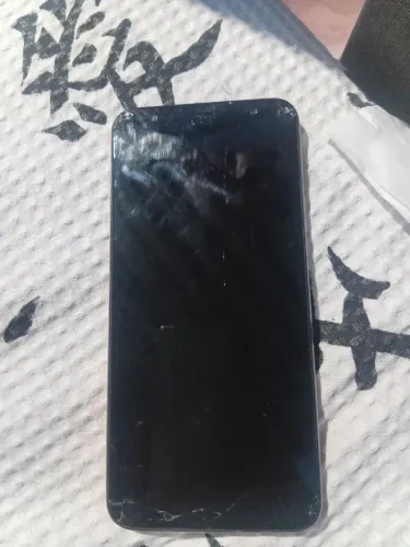 Vende-se celular j4 rosa 