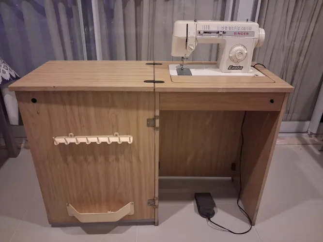 Máquina de Costura Singer Exata 2630C com Gabinete Original