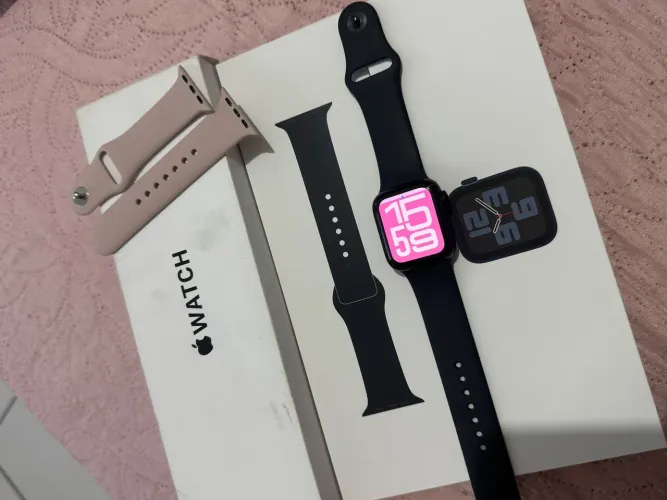 Vendo Apple watch SE 2GERAÇÃO 40MM MUITO NOVO TODO ORIGINAL COMPLETO PREÇO A NEGOCIAR 750
