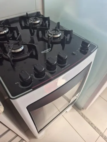 Fogão quase novo, Dako Supreme Glass de 4 bocas