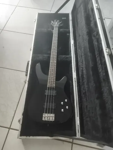 Baixo 4 cordas + case