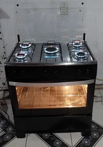 Lindo fogão Itatiaia top preto de 5 bocas com super chama automático conservado 