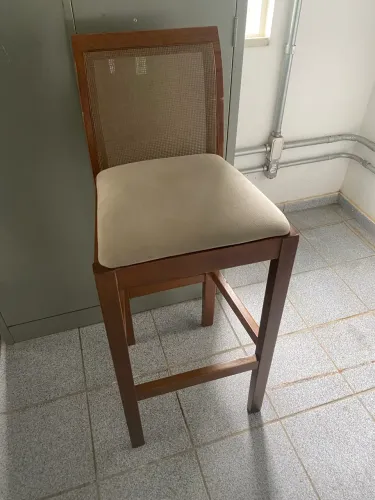 Cadeira tipo banqueta em linho tok stok bege