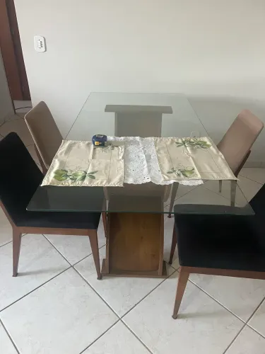 Mesa 4 cadeiras