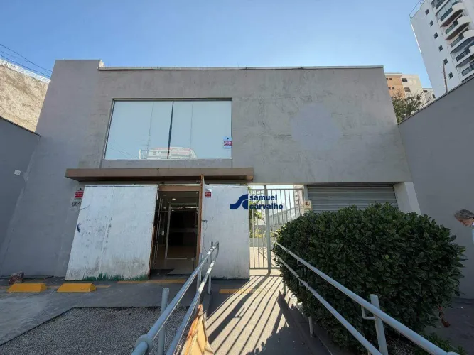 Casa Comercial para Locação | 400 m² Construídos | 9 Vagas | Excelente Ponto na Av. Profes