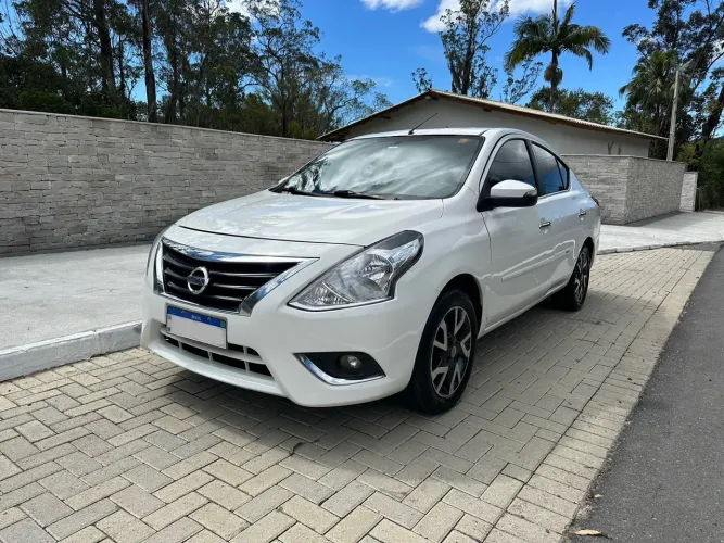 Nissan Versa Unique 1.6 16V Flexstart 4P Aut. 2017