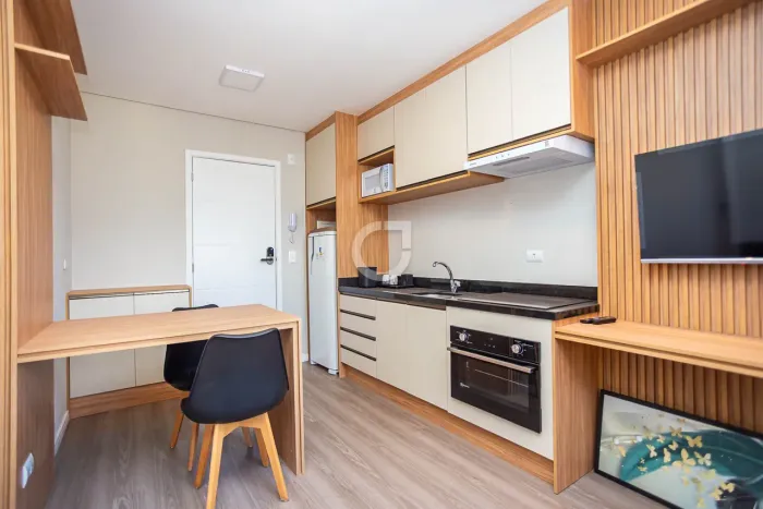 Apartamento mobiliado à venda, com 23 m² privativos | Centro Curitiba
