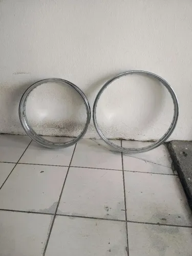 Par de Aro original semi novo Lander, Ténéré., XRE 300