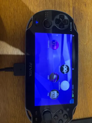 PSVITA DESBLOQUEADO - ZERADO COM CAIXA