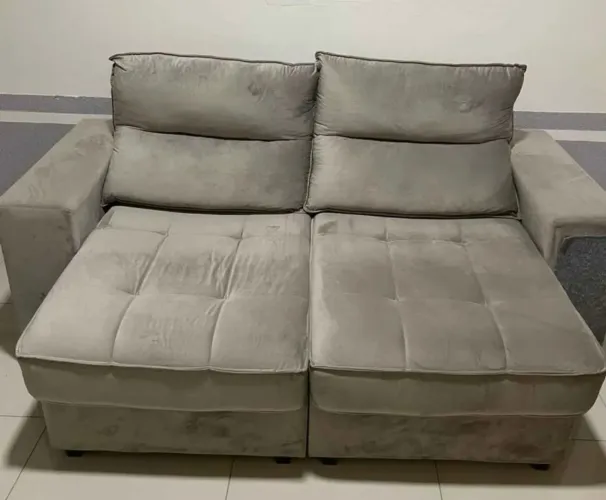 Sofá Retrátil 2 Lugares com Baú