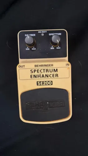 BEHRINGER SPECTRUM ENHANCER SE200