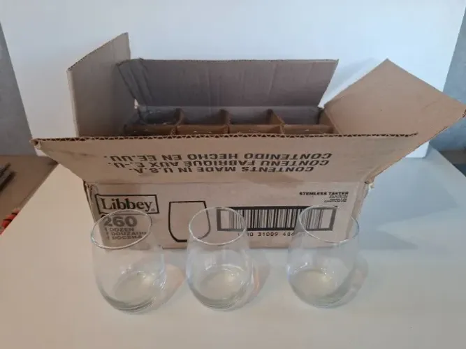 Caixa c/ 12 taças de vinho tinto Libbey 260 sem haste 185 ml design elegante - Made in USA