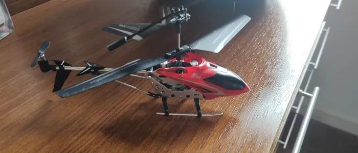 Helicóptero com controle e luzes - miniatura inglesa (NÃO VOA)