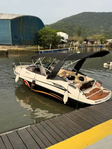 Focker 230 Black Edition 2019 x1 Mercruiser 200 HP ñ Phantom Triton Fs Ventura Real