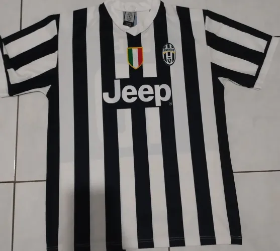 Camiseta Original Oficial Juventus Oficial - Ano 2013 Tamanho M- Impecável