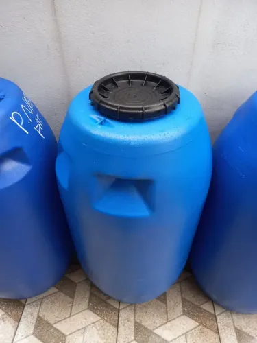 Tanques Tambores barricas 240 litros tampa de rosca