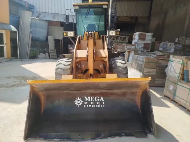 Pá carregadeira Maqfon