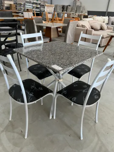 Mesa com 4 Cadeiras Tampo de Granito NOVO