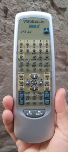 Controle remoto original p/ videokaraokê Sega/usado