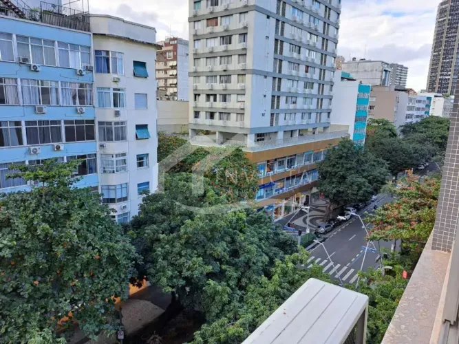 IMPERDÍVEL APARTAMENTO DE 3 QUARTOS COM VAGA NA ESCRITURA NO CORAÇÃO DO LEBLON!!!