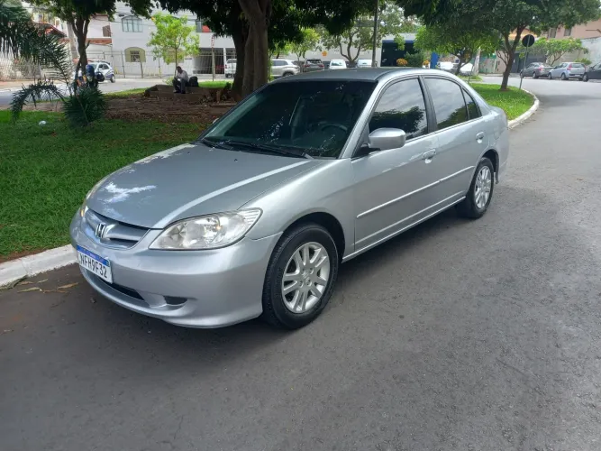 Honda Civic Sedan LX 1.7 16V 115cv Mec. 4P 2004