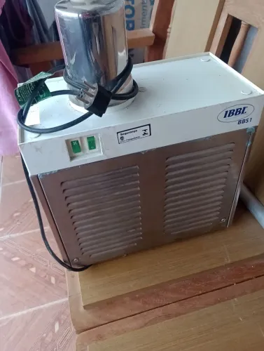 Suqueira falta copo de cima..