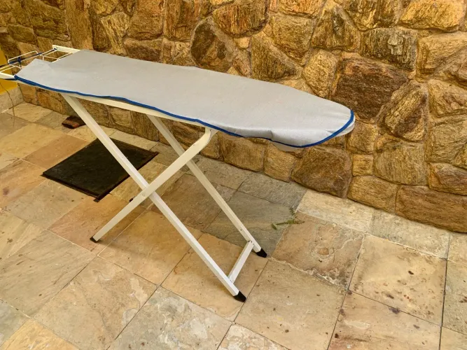 Tábua de Passar Roupa Dobrável