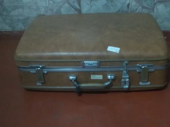 Mala  American tourister toda filé verdadeira relíquia..