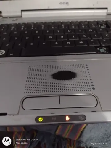 Notebook CCe Win ( não liga ) acende os leds ) defeito 
