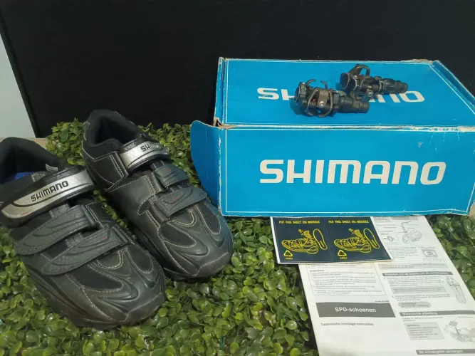 Sapatilha Shimano masculina número 41 e travas