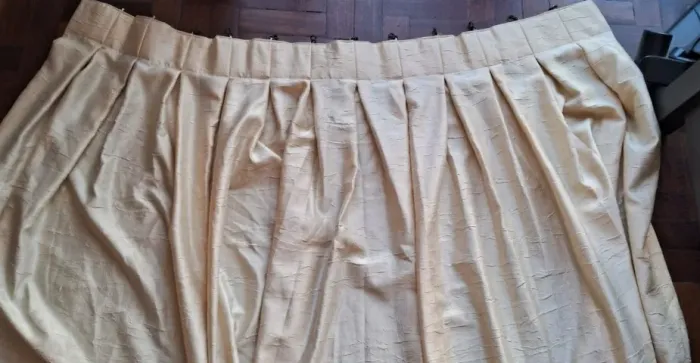 2 Cortinas - 1,40 largura x 2,45 altura cada