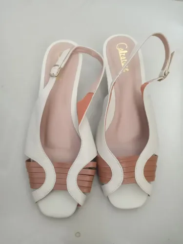 Sandália Feminina Confortável e Elegante