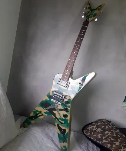 * Guitarra Washburn DIME332EC Dimebag Darrell Signature Model com Bag - Estuda Troca 