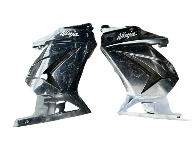 Par Carenagens Laterais Ninja 250 preta para pintura ( Temos kit completo )
