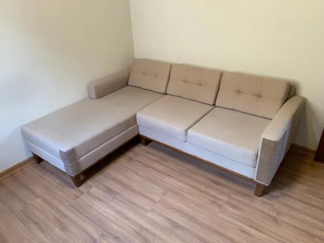 Sofá de 3 lugares com pouco uso - Mobly Living Bege