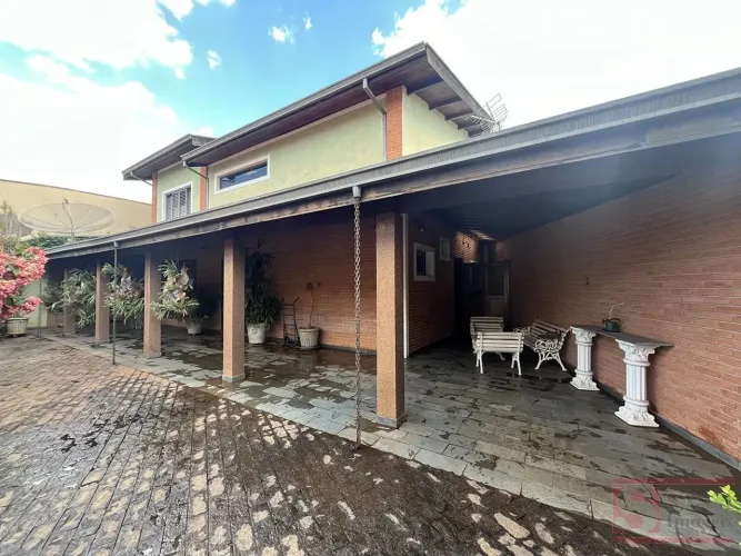 Casa em CENTRO