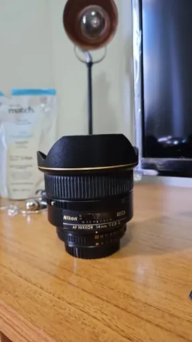 Lente Nikon AF-Nikkor 14mm f/2.8D - Full Frame