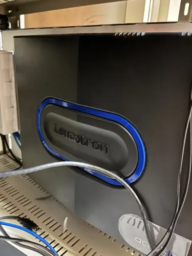 Central telefônica (PABX) LEUCOTRON IP100  USADA + PLACA E1