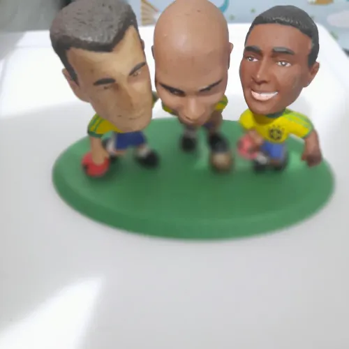 Miniaturas de jogadores de futebol da seleção brasileira