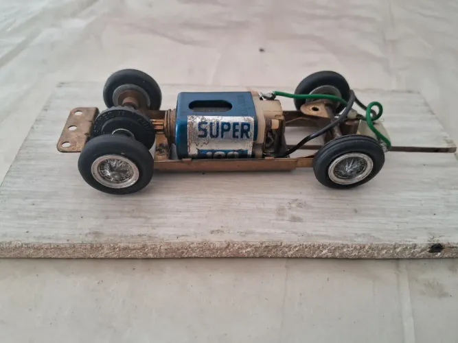 autorama estrela,  chassis completo decada de 60 funcionando. <br>