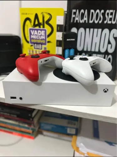 Xbox series S + 2 controles