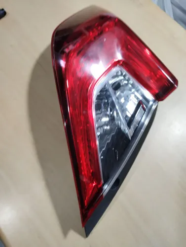 Lanterna LED esquerda Civic G10 2017 2021 original usada detalhe restaurado CD 40.