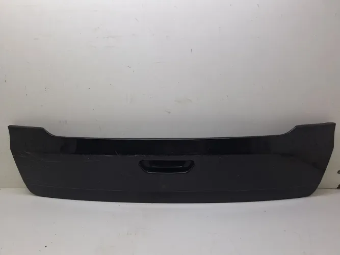 Aplique Tampa Traseira Fiat Palio Weekend 1.4 2006 Detalhe