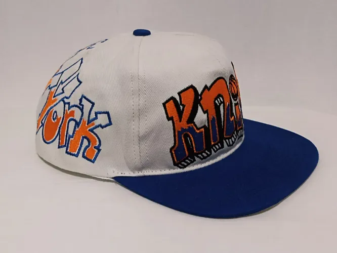Boné New York Knicks Graffiti 