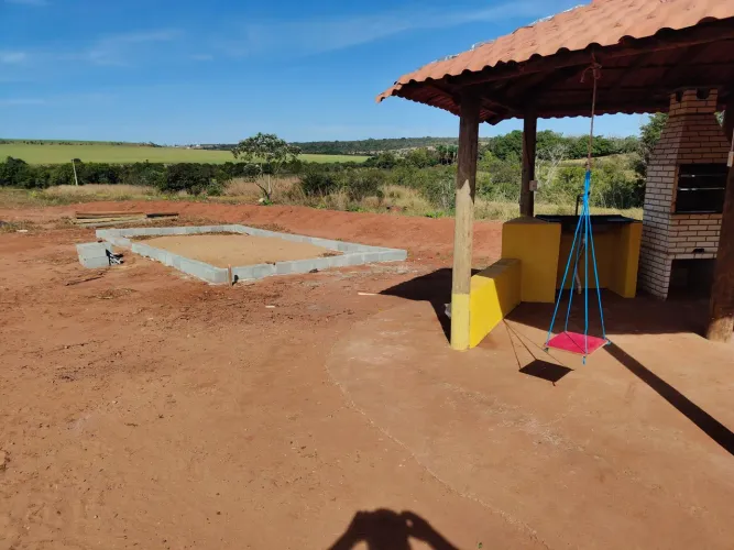 ALUGA-SE UM REFÚGIO PARTICULAR: Sítio de 20.000m2 para Lazer e Descanso em Família!