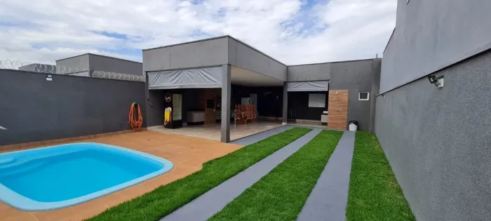 DISPONÍVEL PARA O ANO NOVO! Lindo rancho próx. ao Clube Náutico em Fronteira/MG