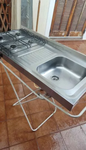 Pia com Fogão 4 bocas embutido